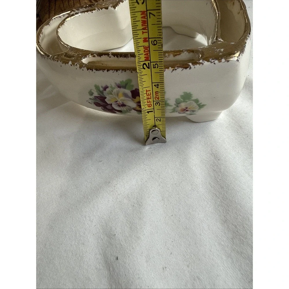 VTG Heart Shaped Pansy Posey Flower Table Top Ring Vase 6.25X5.5